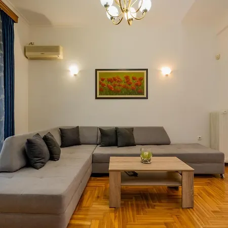 Vintage 1bd 10' To Acropolis Apartment *